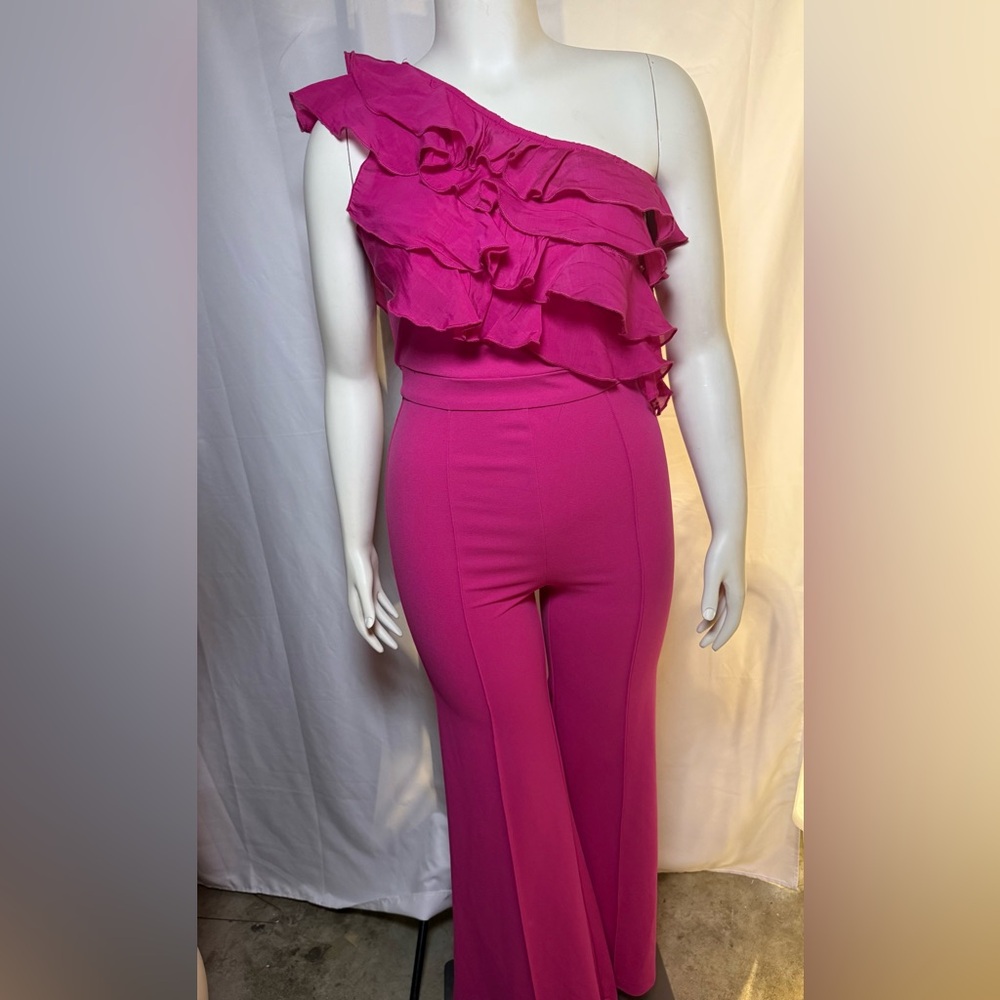 Flying Tomato Vida Ruffled One Shoulder Flare Pink Jumpsuit size Medium NWT